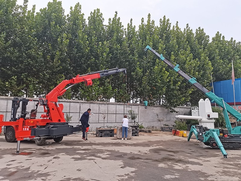 蜘蛛吊車租賃價(jià)格是多少?購買一臺履帶式起重機(jī)多少錢？