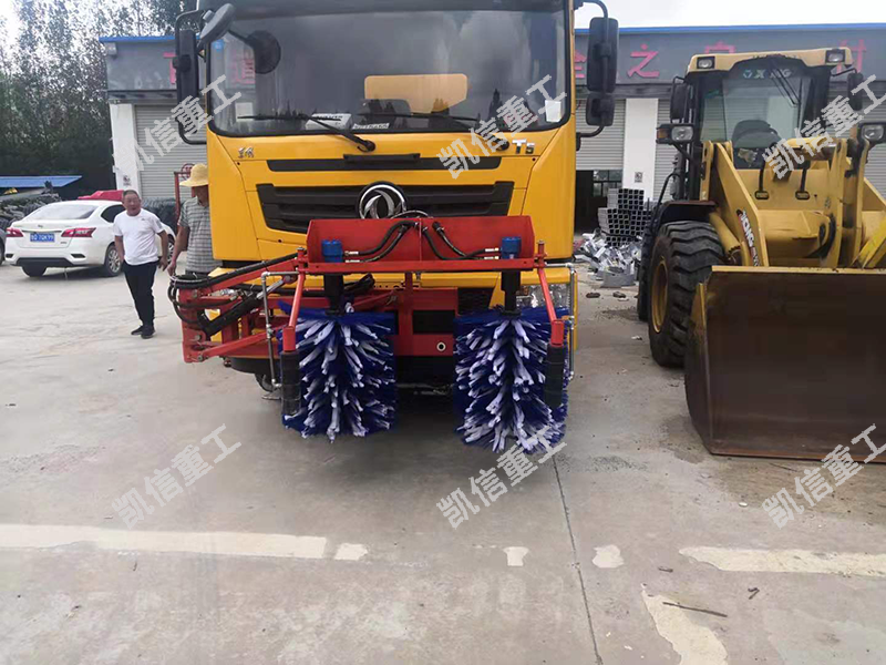 波形護欄清洗機